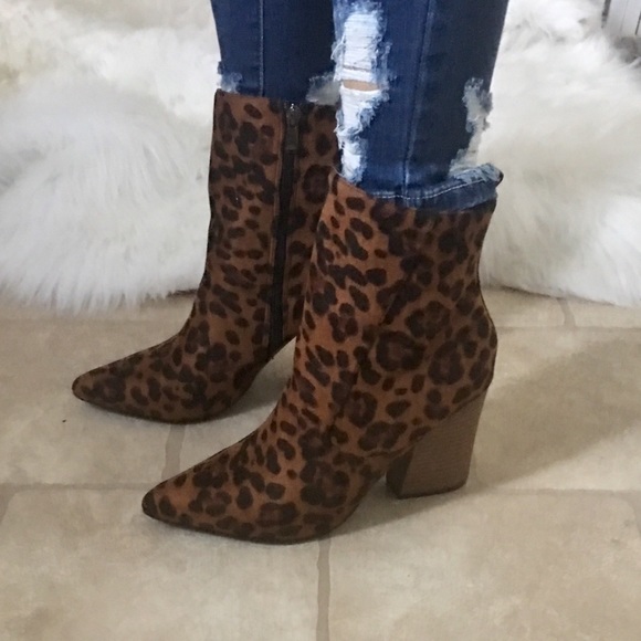 LAST 1️⃣ PRICE FIRM Vegan Suede Leopard Bootie - Picture 2 of 5